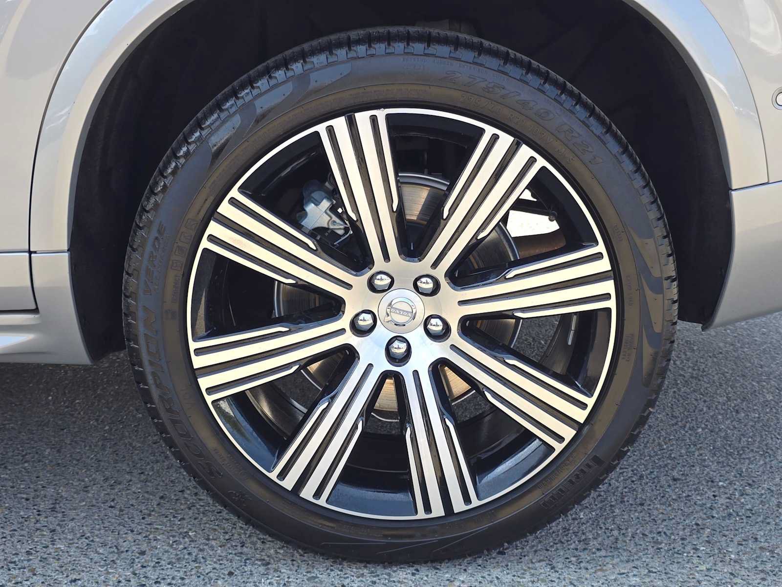 Certified 2023 Volvo XC90 T8 Plus AWD/4WD image 10