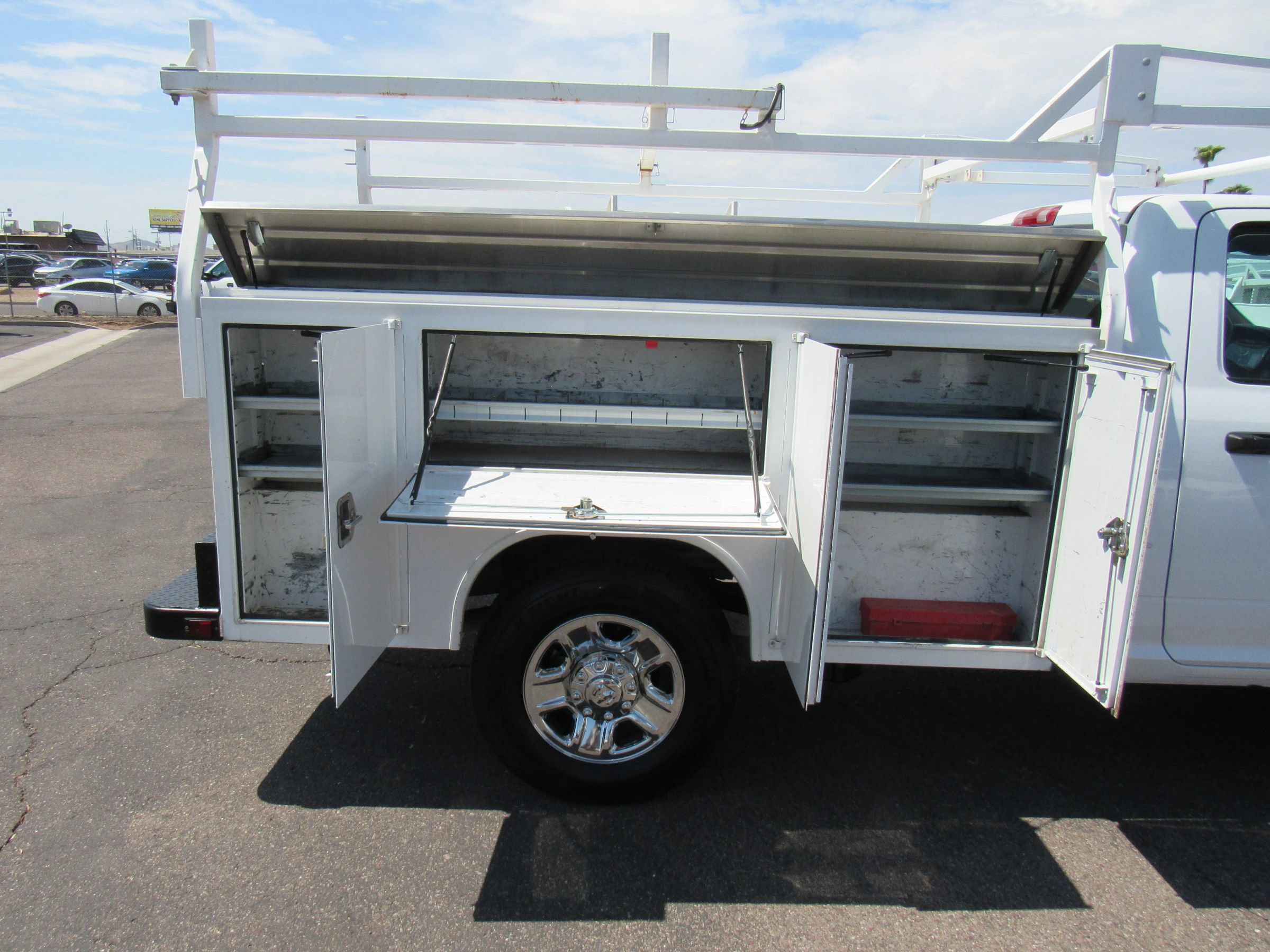 Used 2020 RAM 2500 Tradesman w/ Chrome Appearance Group RWD image 16
