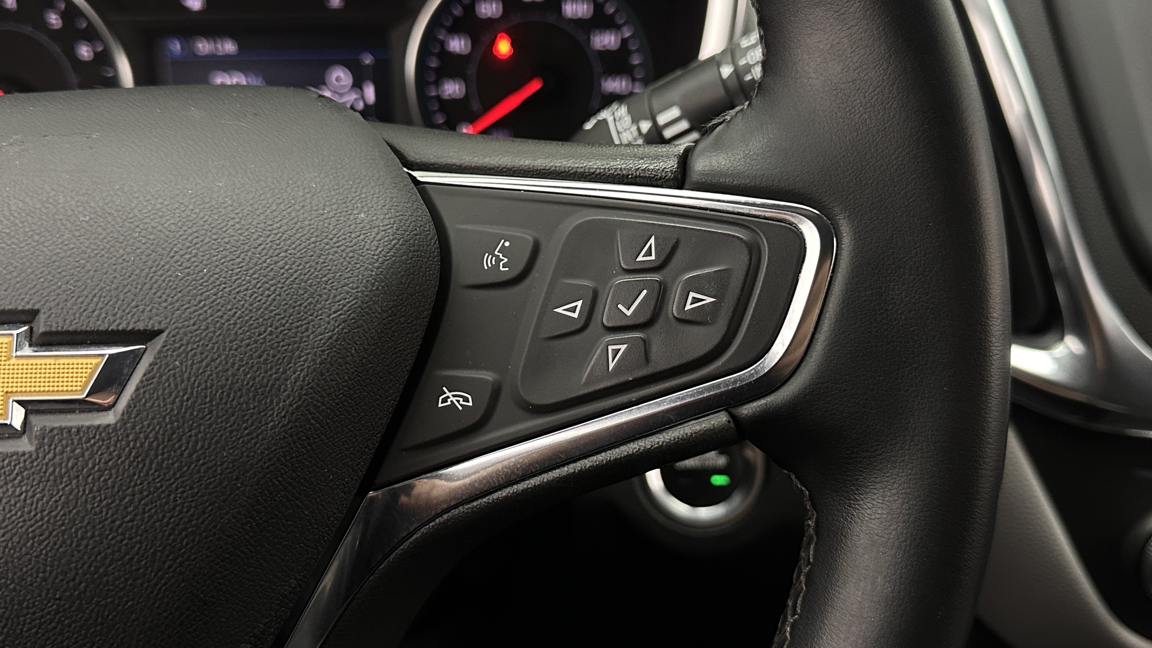 Used 2023 Chevrolet Equinox LT w/ Driver Convenience Package AWD/4WD image 21