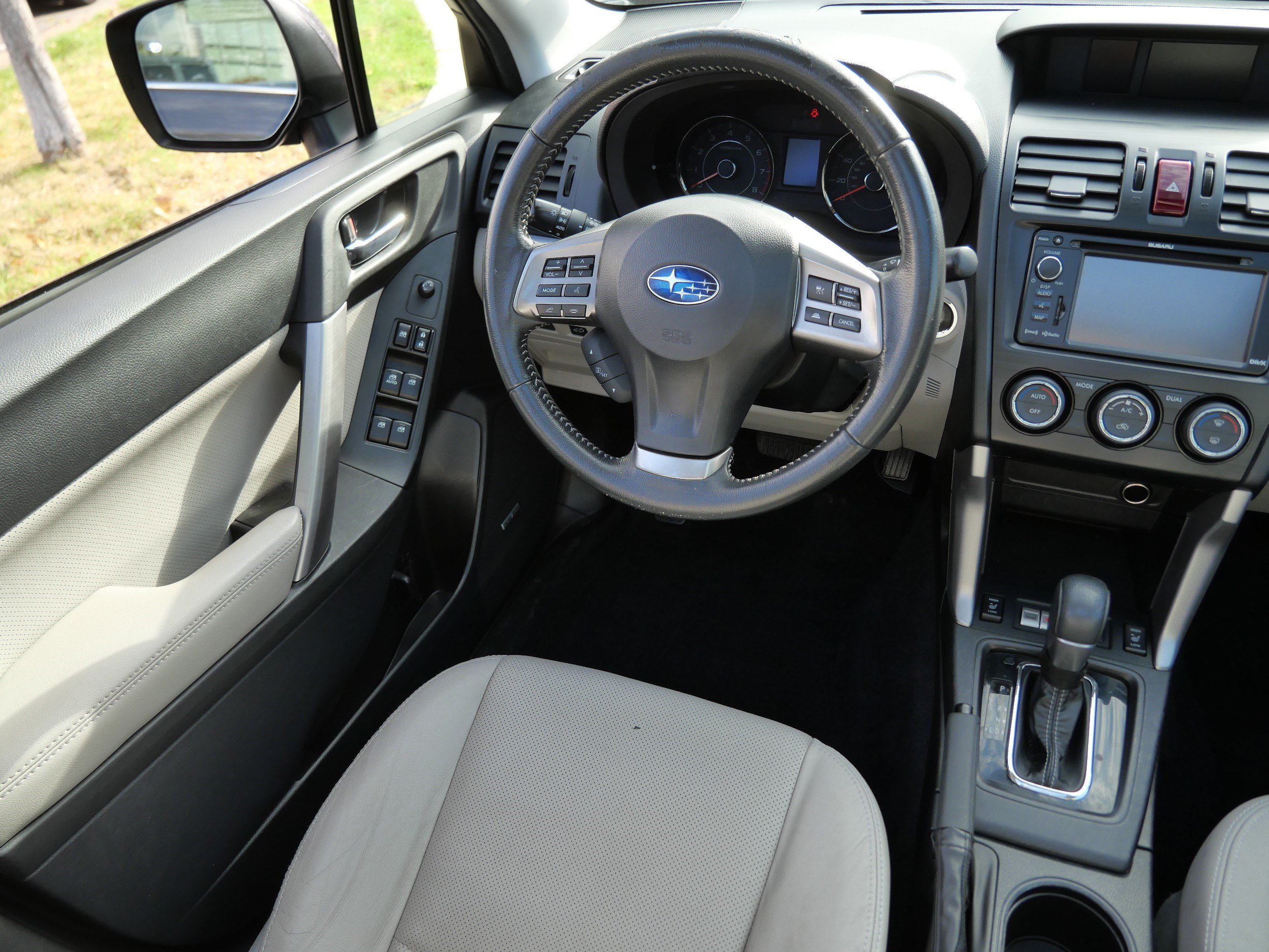 Used 2015 Subaru Forester 2.5i Touring w/ Eyesight & Navigation System AWD/4WD image 9