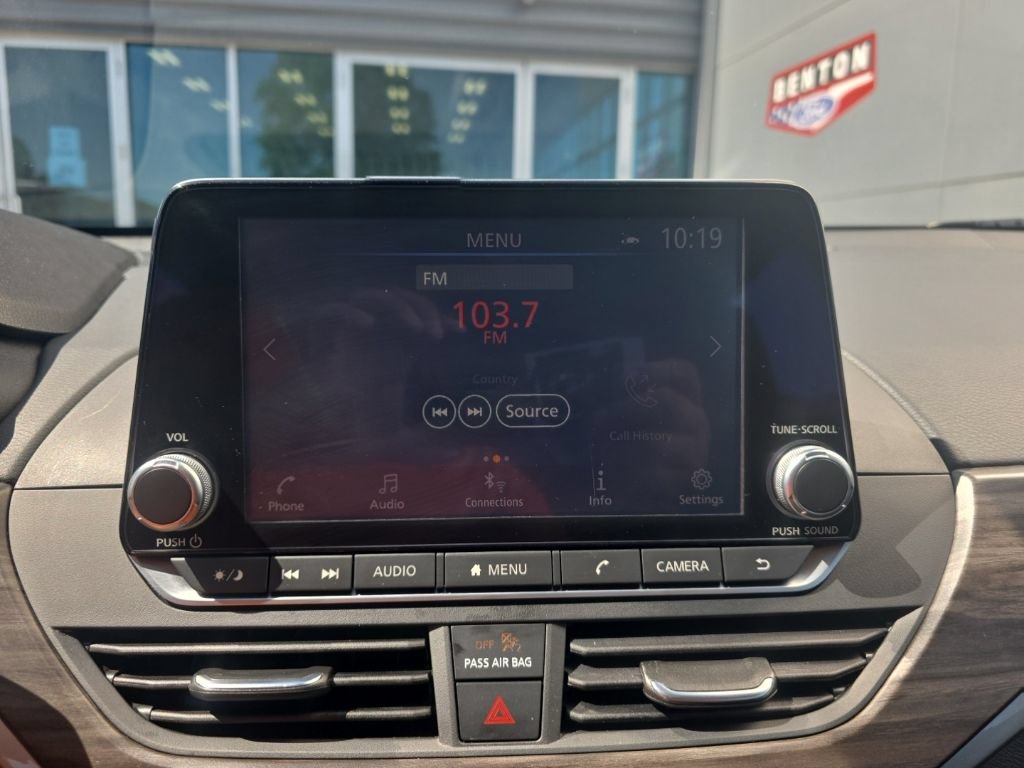 Used 2025 Nissan Altima 2.5 SV FWD image 22