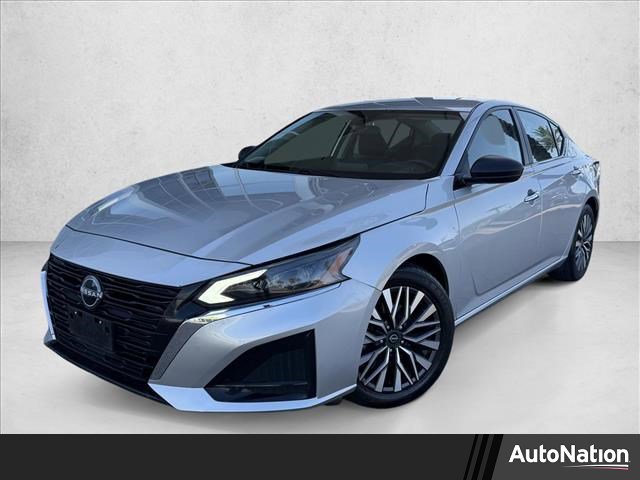 Used 2024 Nissan Altima 2.5 SV FWD image 1