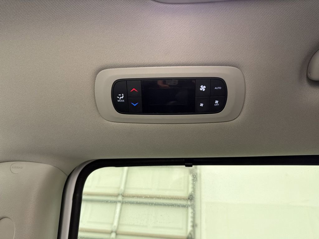 Used 2022 Chrysler Pacifica Touring-L image 20