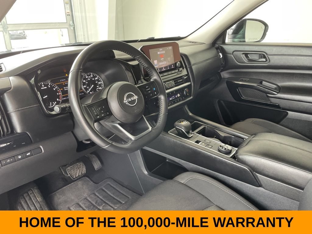 Used 2025 Nissan Pathfinder SV AWD/4WD image 10