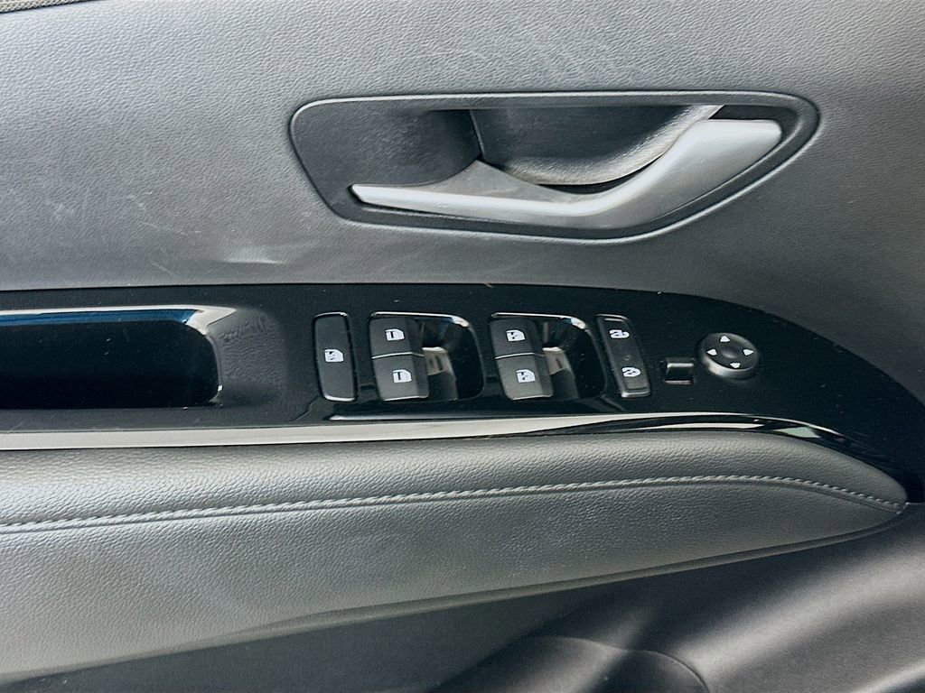 Certified 2023 Hyundai Santa Cruz Limited w/ Winter Package image 18