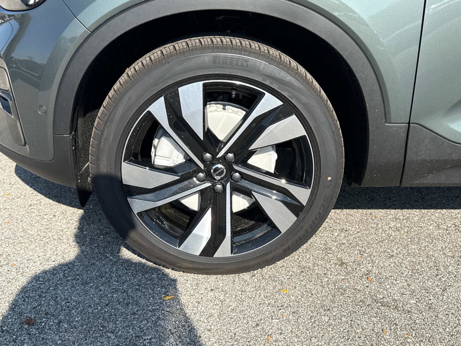 New 2026 Volvo XC40 B5 Ultra w/ Climate Package AWD/4WD image 10