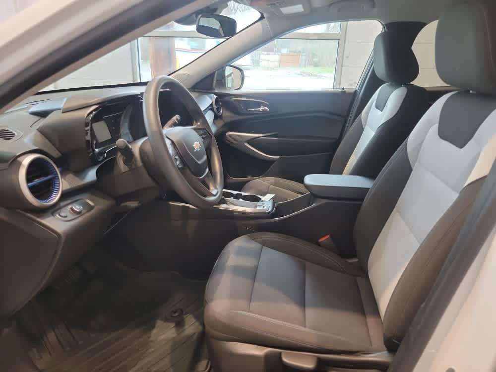 Used 2024 Chevrolet Trax LS FWD image 11