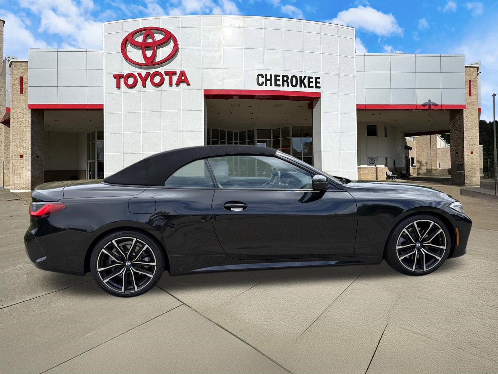 Used 2021 BMW 430i Convertible w/ M Sport Package RWD image 4