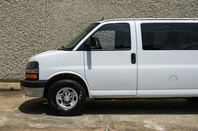 Used 2015 Chevrolet Express 2500 LT w/ LT Preferred Equipment Group RWD image 16