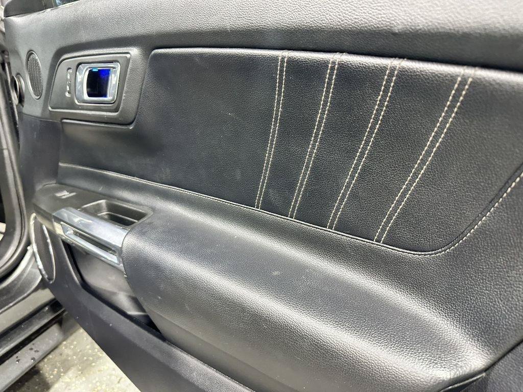 Used 2018 Ford Mustang Premium RWD image 34