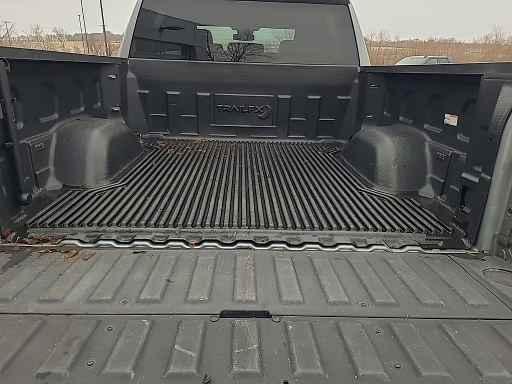 Certified 2025 GMC Sierra 1500 SLT image 16