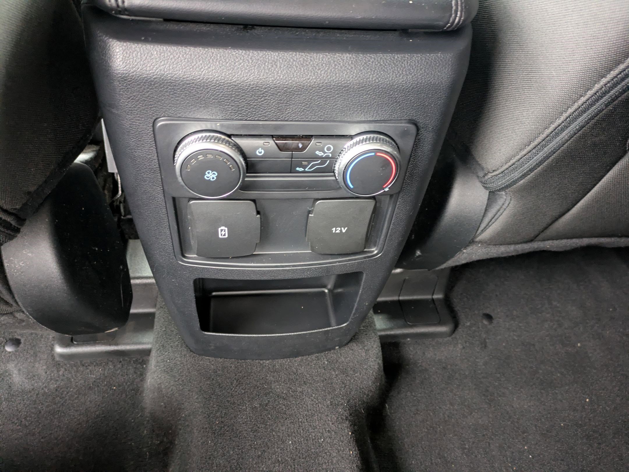 Used 2021 Ford Explorer XLT image 19