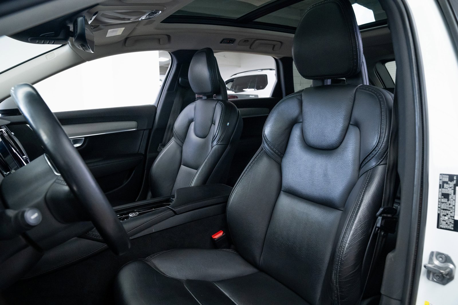 Used 2017 Volvo V90 T6 Cross Country image 17