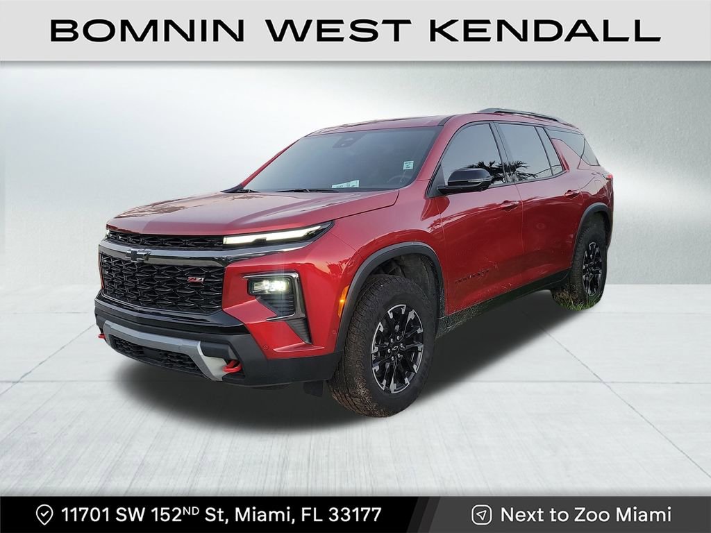 Used 2025 Chevrolet Traverse Z71 w/ Enhanced Driving Package image 2