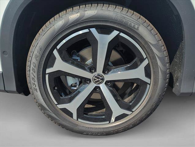New 2026 Volkswagen Tiguan SE FWD image 15