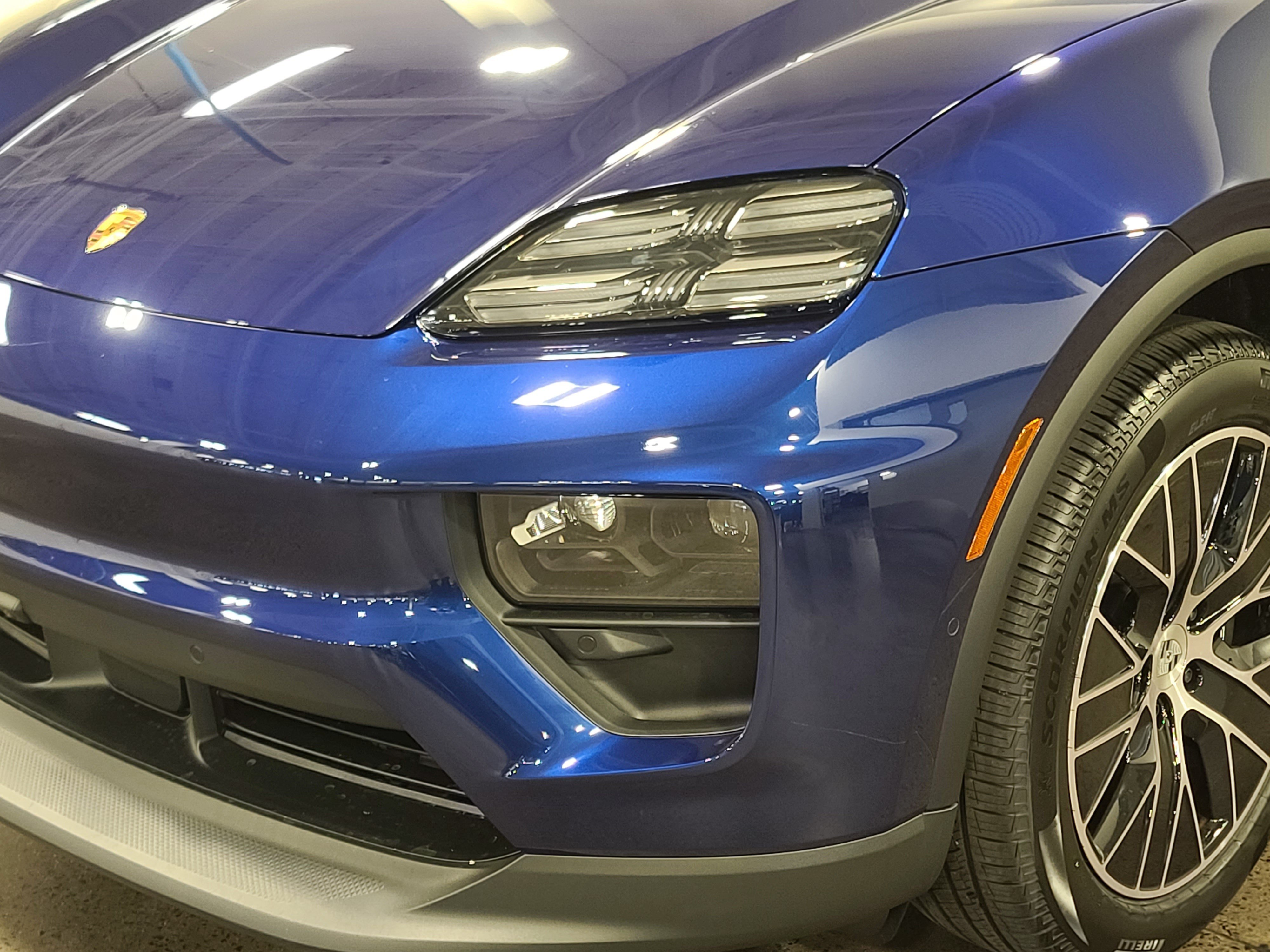 New 2026 Porsche Macan Electric RWD image 32