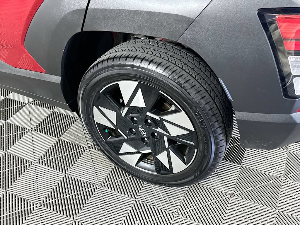 Used 2024 Hyundai Kona SEL AWD/4WD image 36