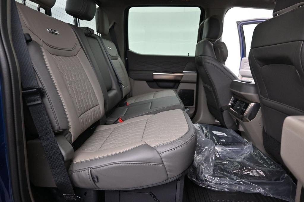 New 2027 Ford F450 Platinum w/ Platinum Plus Package AWD/4WD image 17