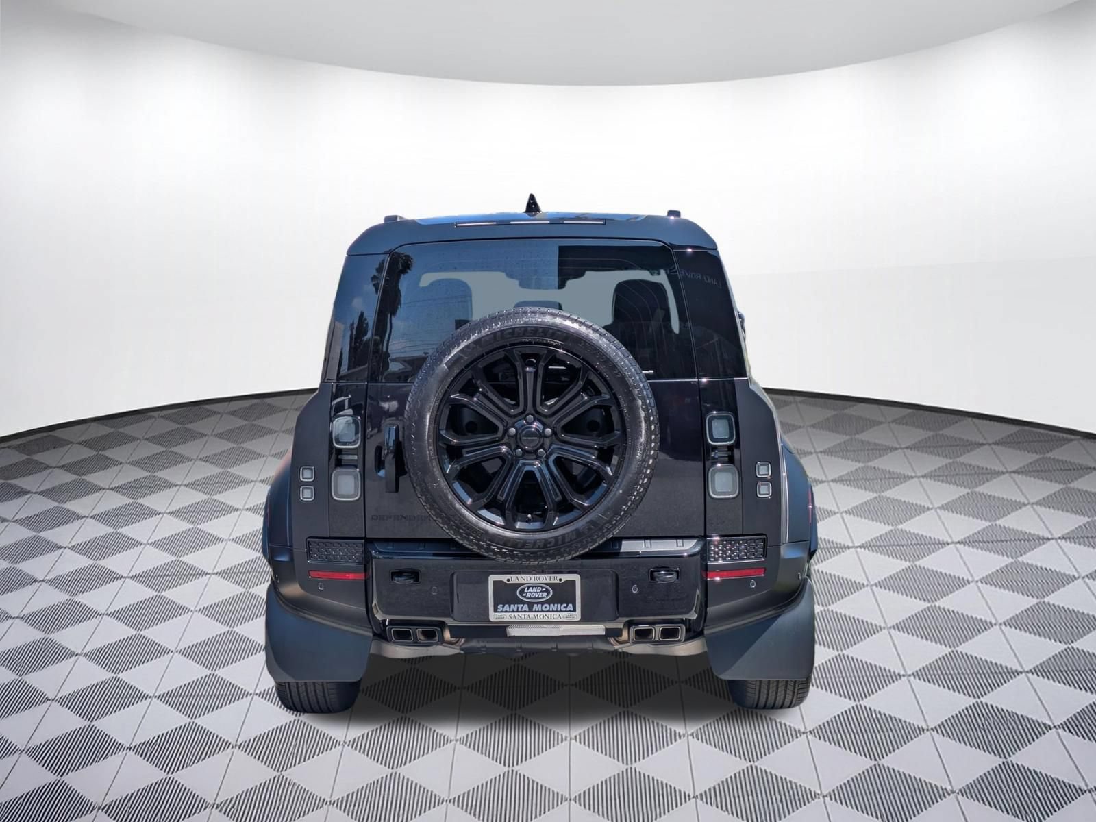 Used 2026 Land Rover Defender 110 OCTA AWD/4WD image 4
