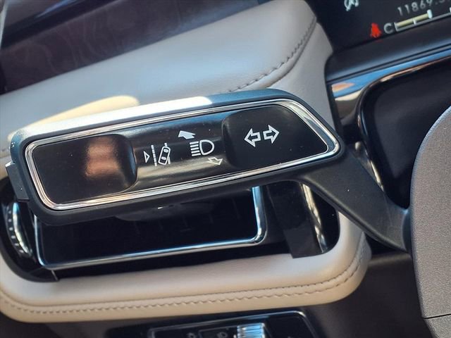 Certified 2023 Lincoln Nautilus Reserve image 13