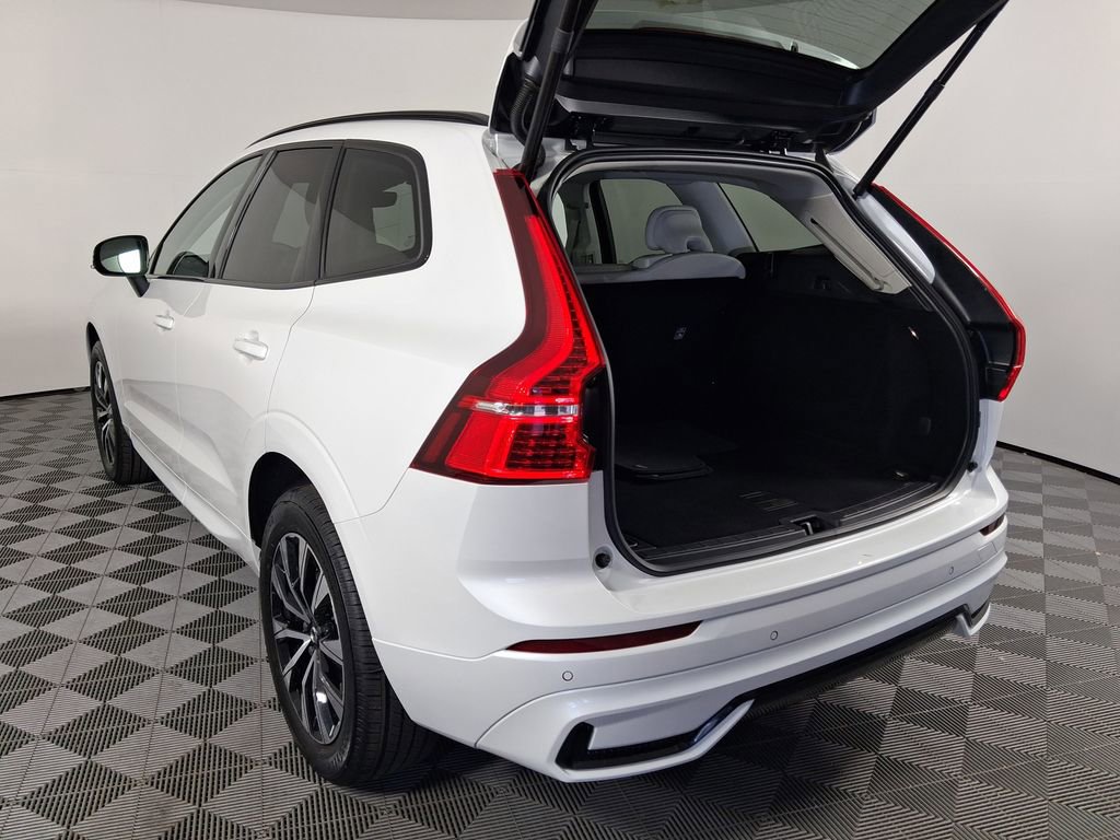 Certified 2024 Volvo XC60 B5 Core w/ Climate Package AWD/4WD image 13