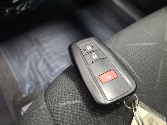 Used 2024 Toyota RAV4 XLE AWD/4WD image 33