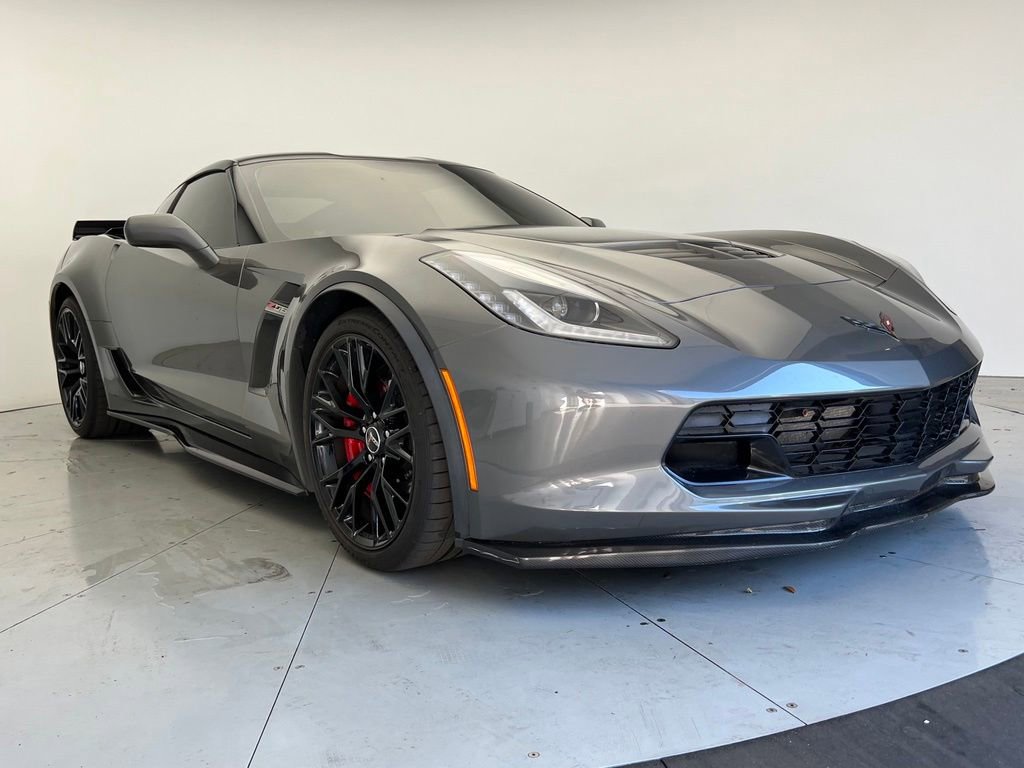 Used 2015 Chevrolet Corvette Z06 w/ 3LZ Preferred Equipment Group RWD image 2