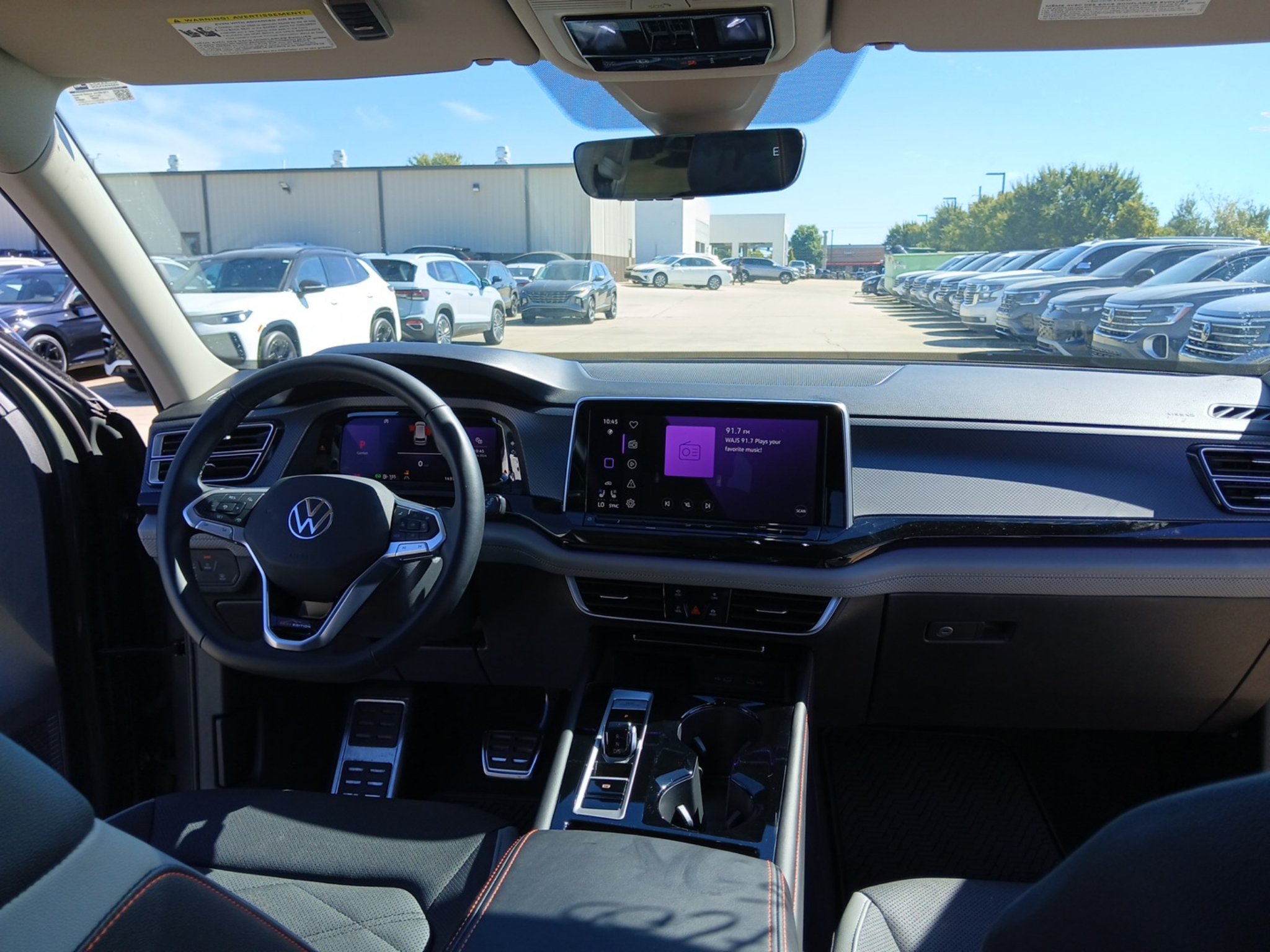Used 2025 Volkswagen Atlas Peak Edition SE AWD/4WD image 26