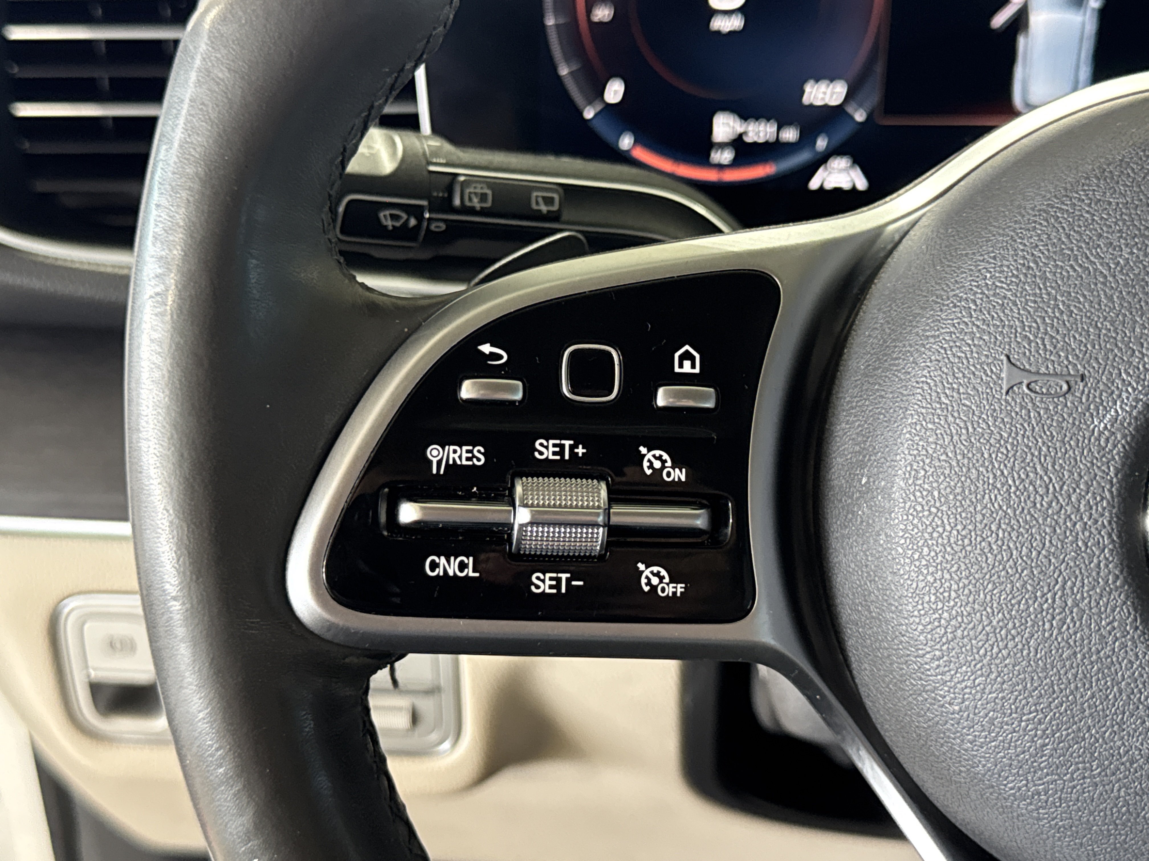 Used 2020 Mercedes-Benz GLE 350 4MATIC image 22