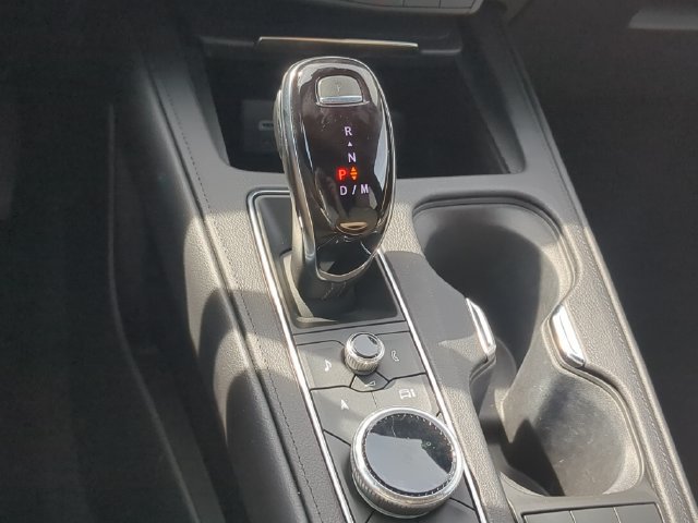 Used 2024 Cadillac XT4 Luxury w/ Cold Weather Package FWD image 28