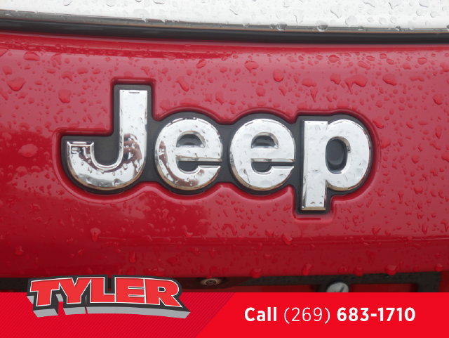Used 2023 Jeep Compass Latitude AWD/4WD image 15