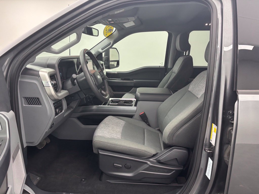 Used 2023 Ford F250 XLT w/ XLT Premium Package AWD/4WD image 22