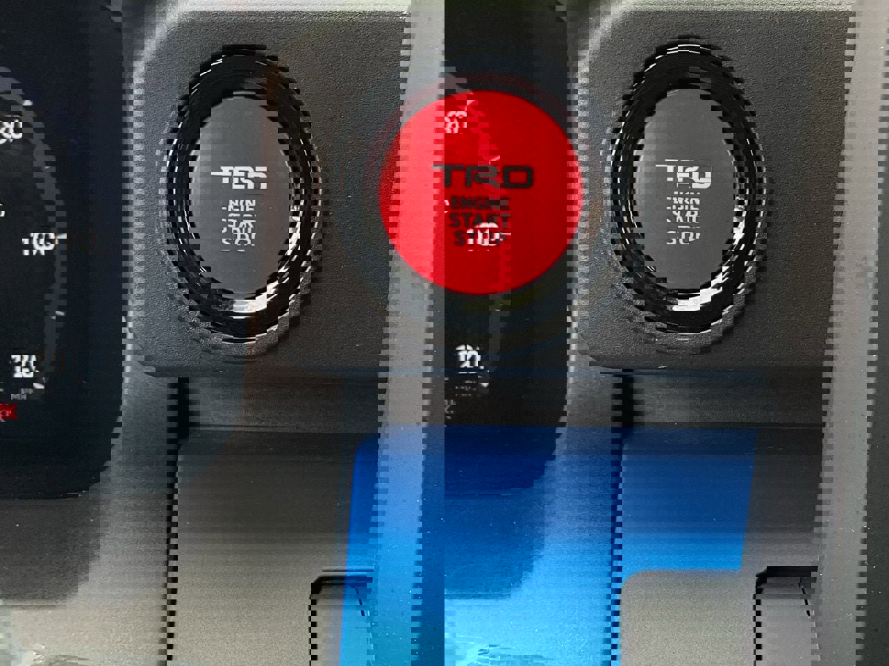 Used 2025 Toyota Tacoma TRD Off-Road AWD/4WD image 40