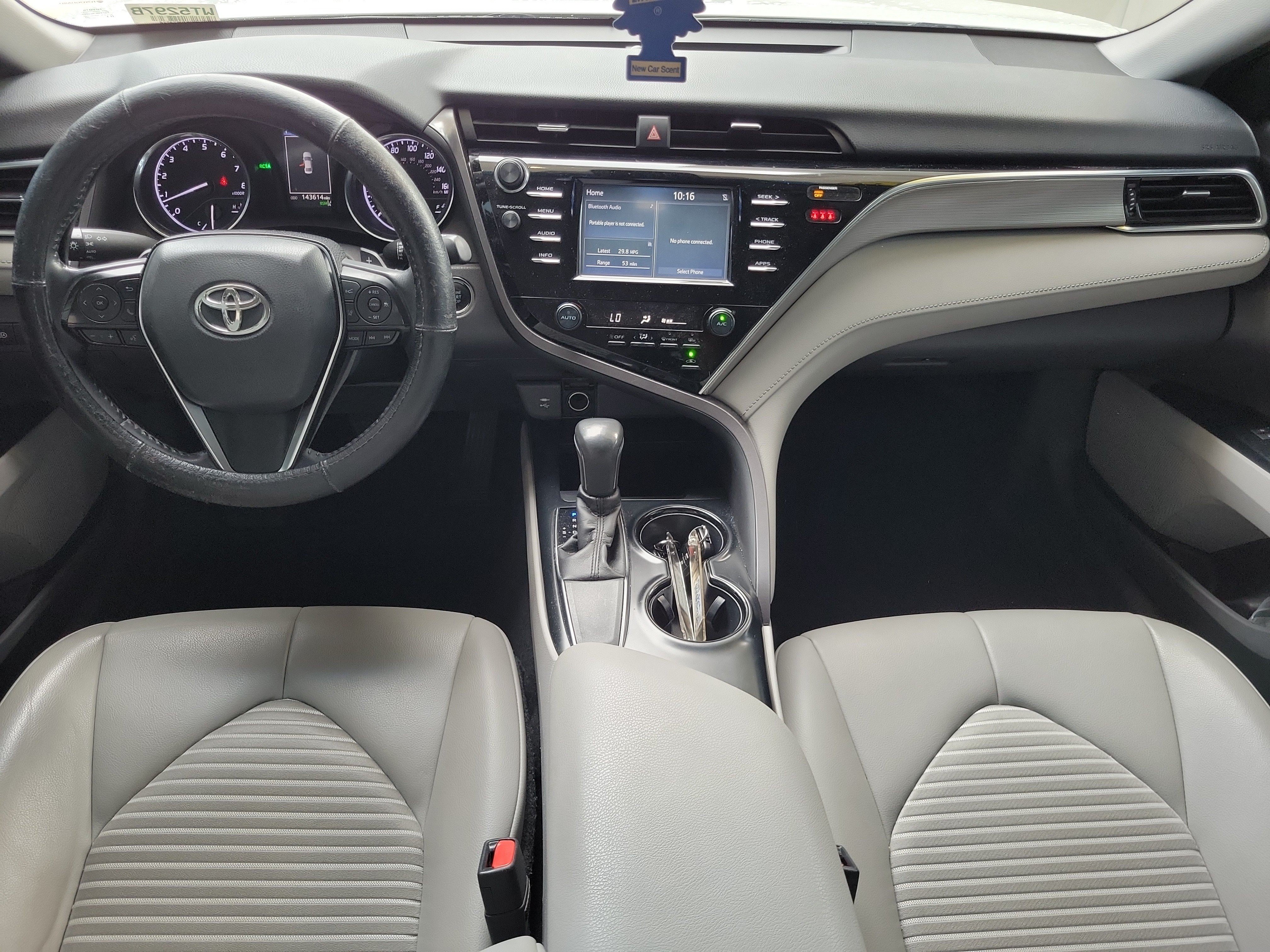 Used 2018 Toyota Camry SE w/ Convenience Package FWD image 12