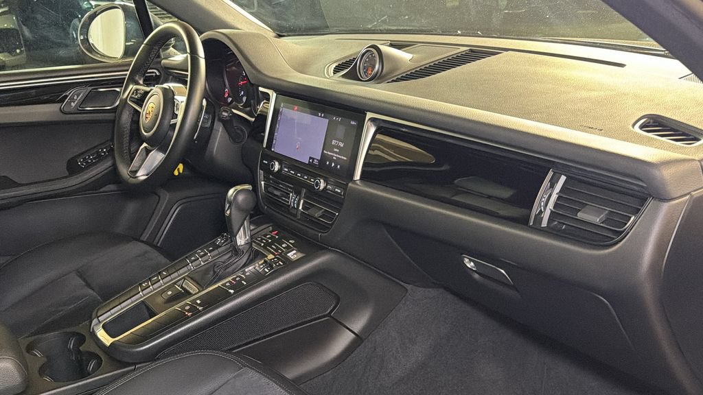 Used 2019 Porsche Macan AWD/4WD image 10