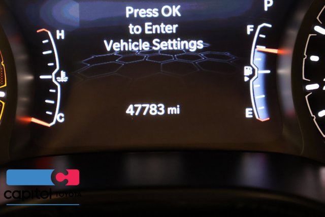 Used 2025 Jeep Compass Trailhawk AWD/4WD image 14