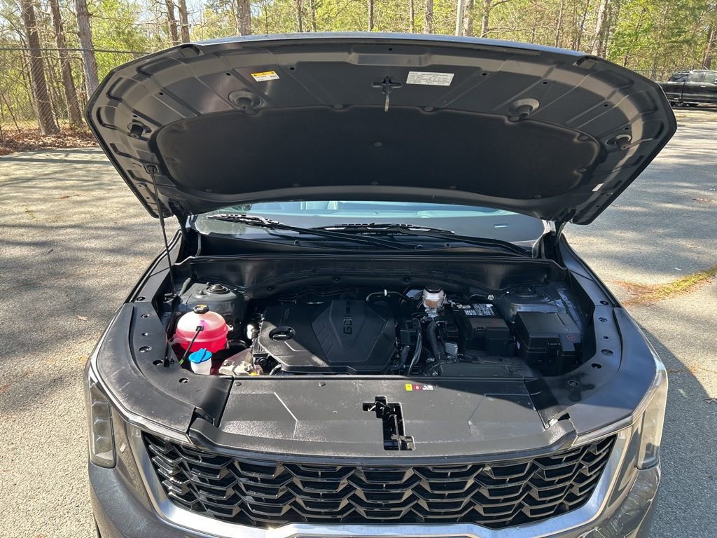 Used 2024 Kia Sorento S image 12