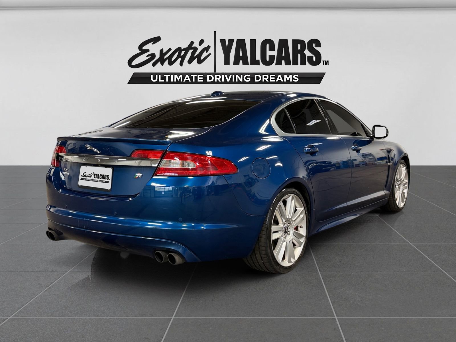 Used 2011 Jaguar XF R RWD image 5