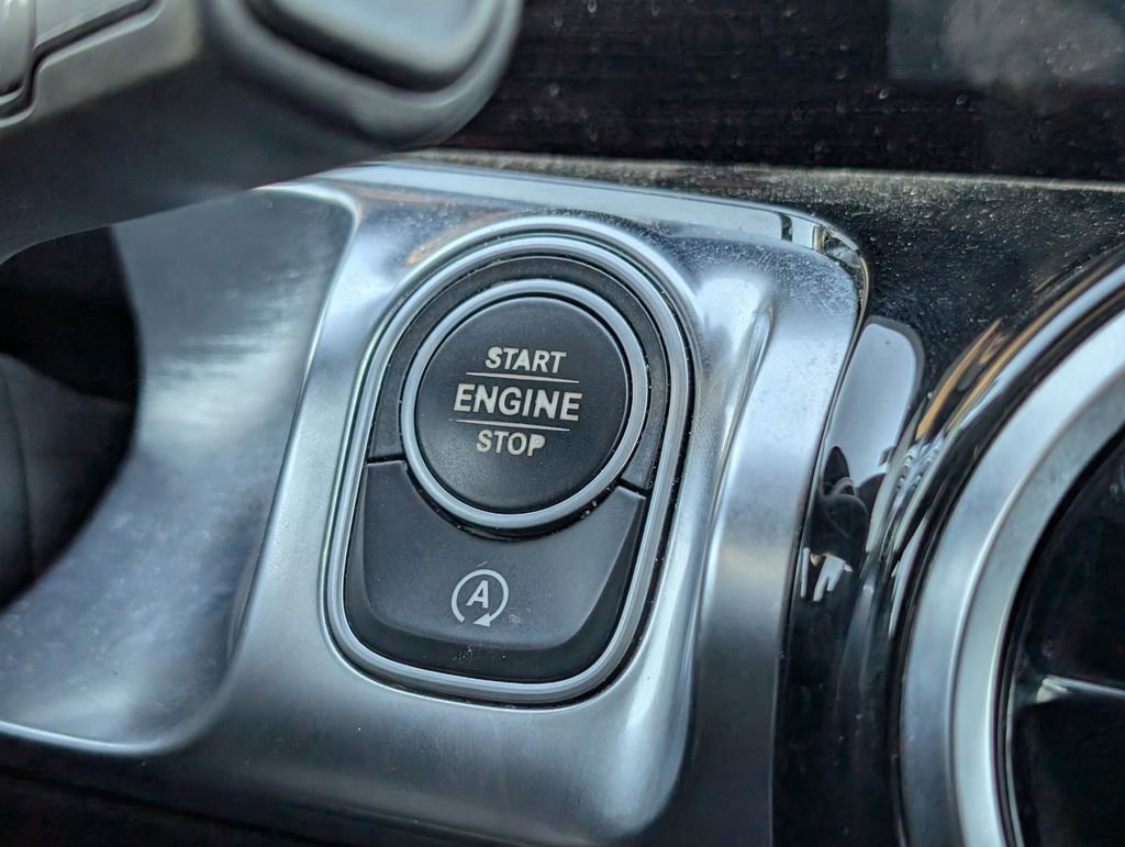 Used 2020 Mercedes-Benz GLB 250 4MATIC w/ Premium Package image 20