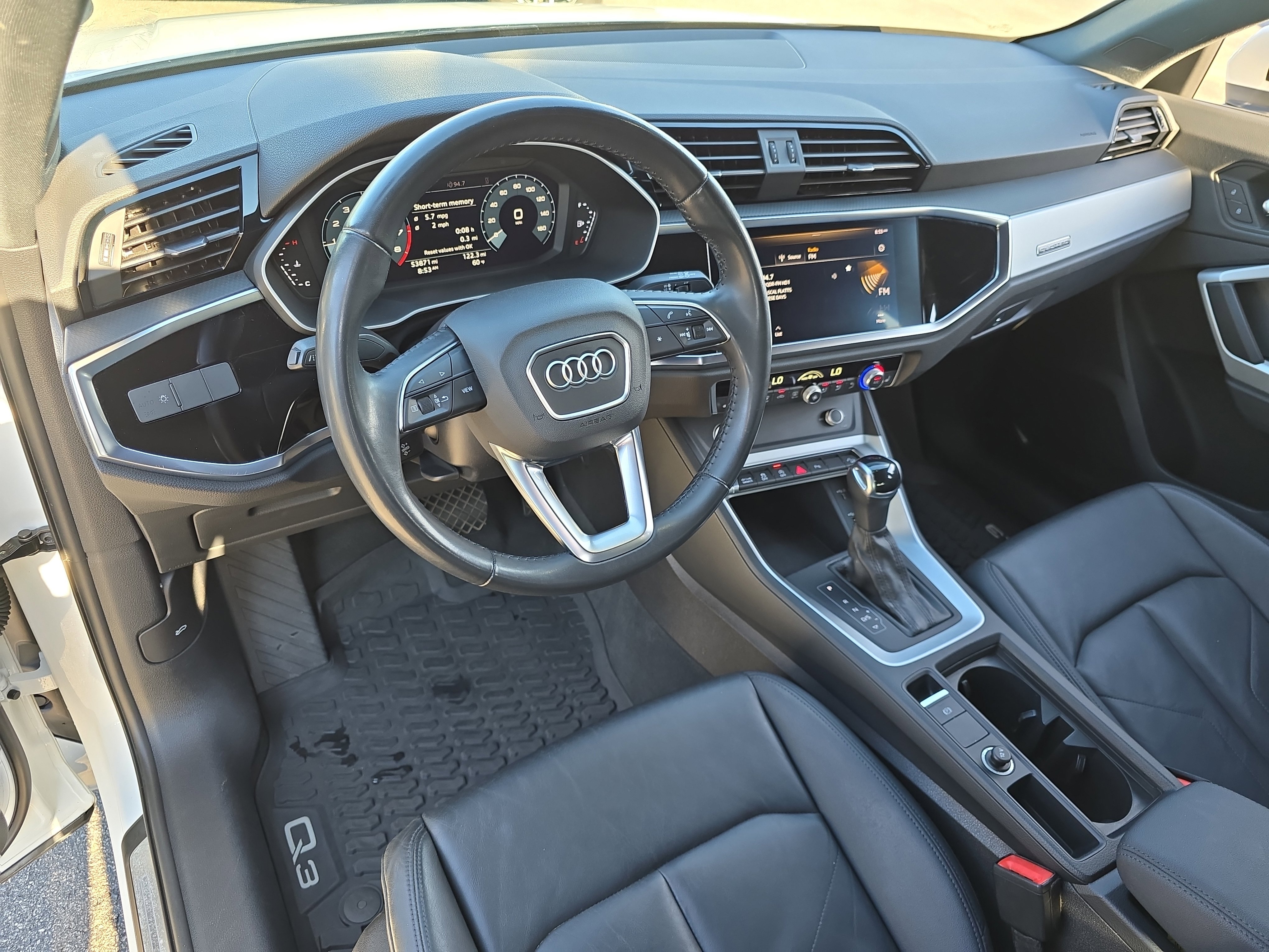 Used 2020 Audi Q3 2.0T Premium w/ Convenience Package AWD/4WD image 16