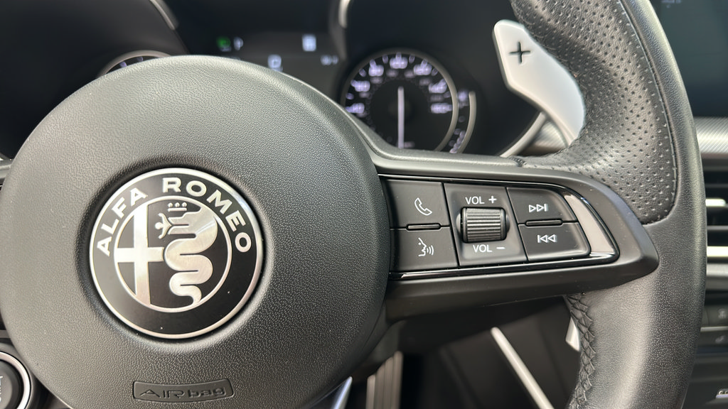 Used 2023 Alfa Romeo Stelvio Veloce AWD/4WD image 19