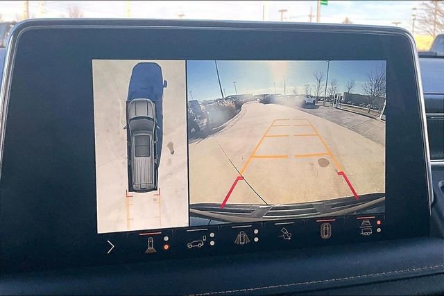 Used 2022 GMC Yukon XL AT4 w/ AT4 Premium Plus Package AWD/4WD image 14