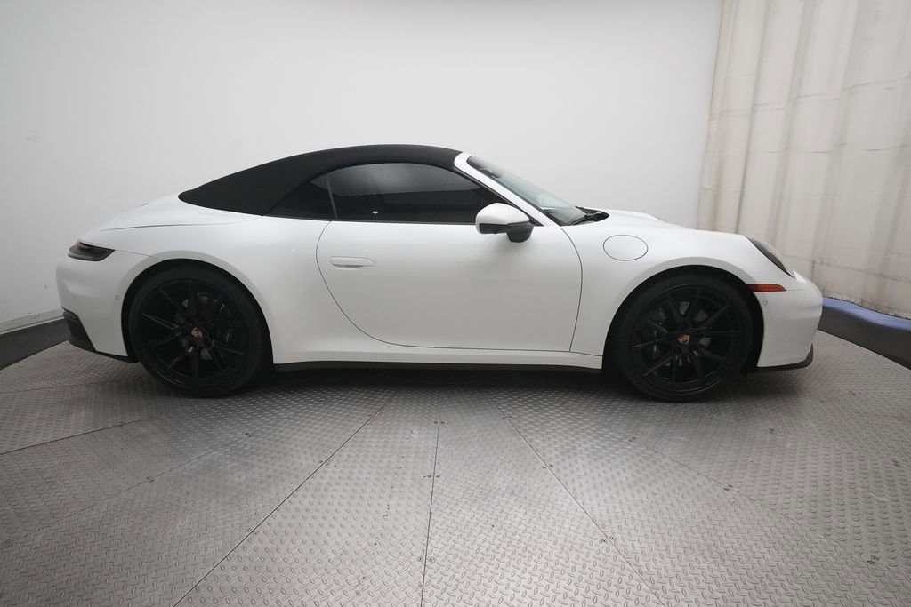 Certified 2025 Porsche 911 Carrera RWD image 4