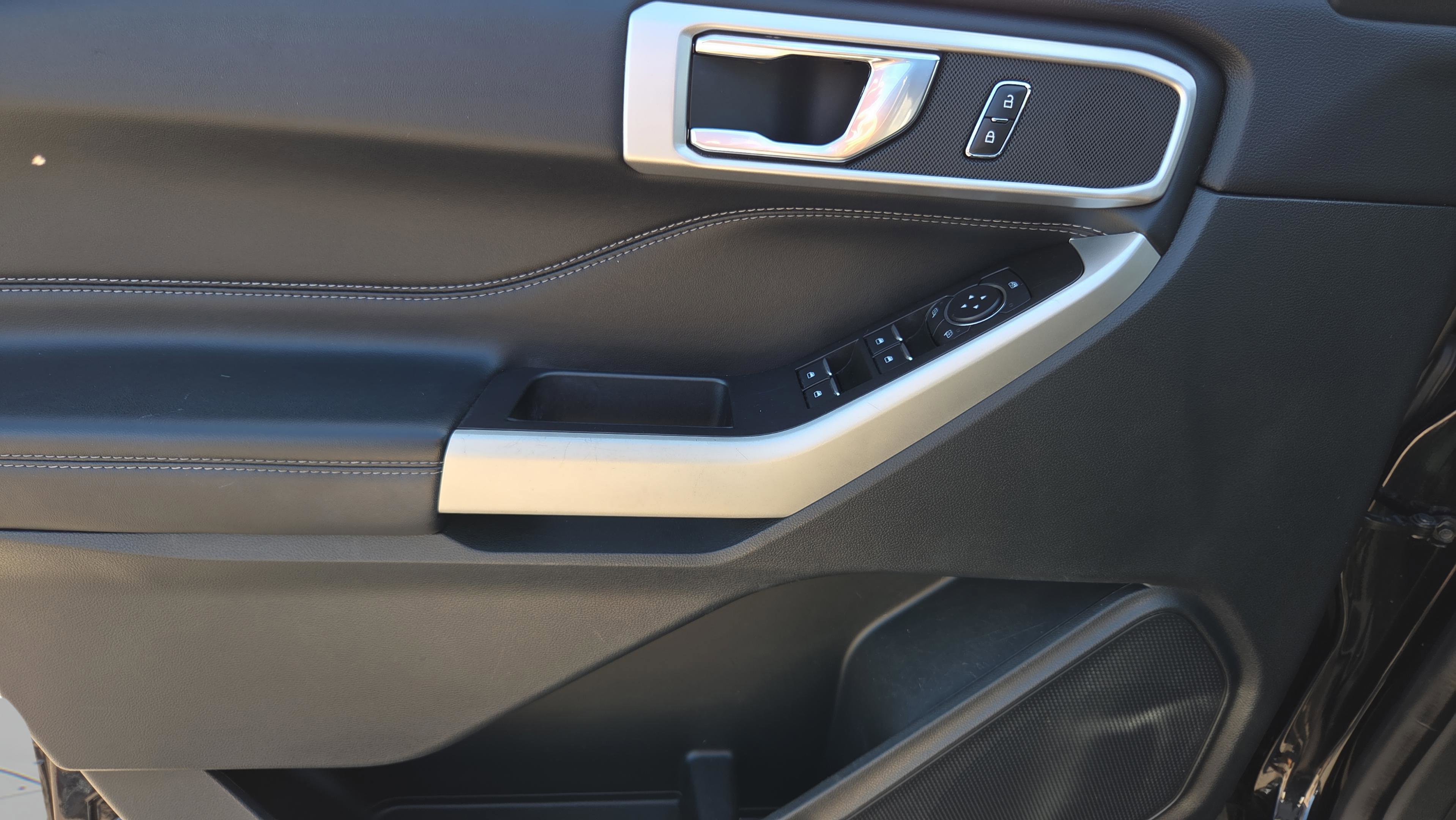 Used 2020 Ford Explorer XLT w/ Equipment Group 202A image 23