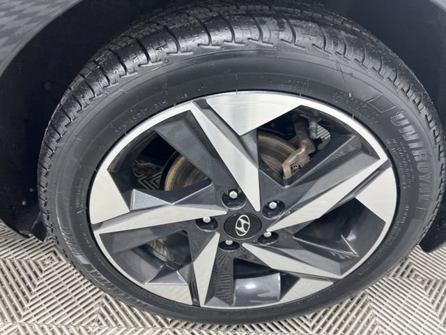 Used 2023 Hyundai Elantra SEL w/ Convenience Package image 10