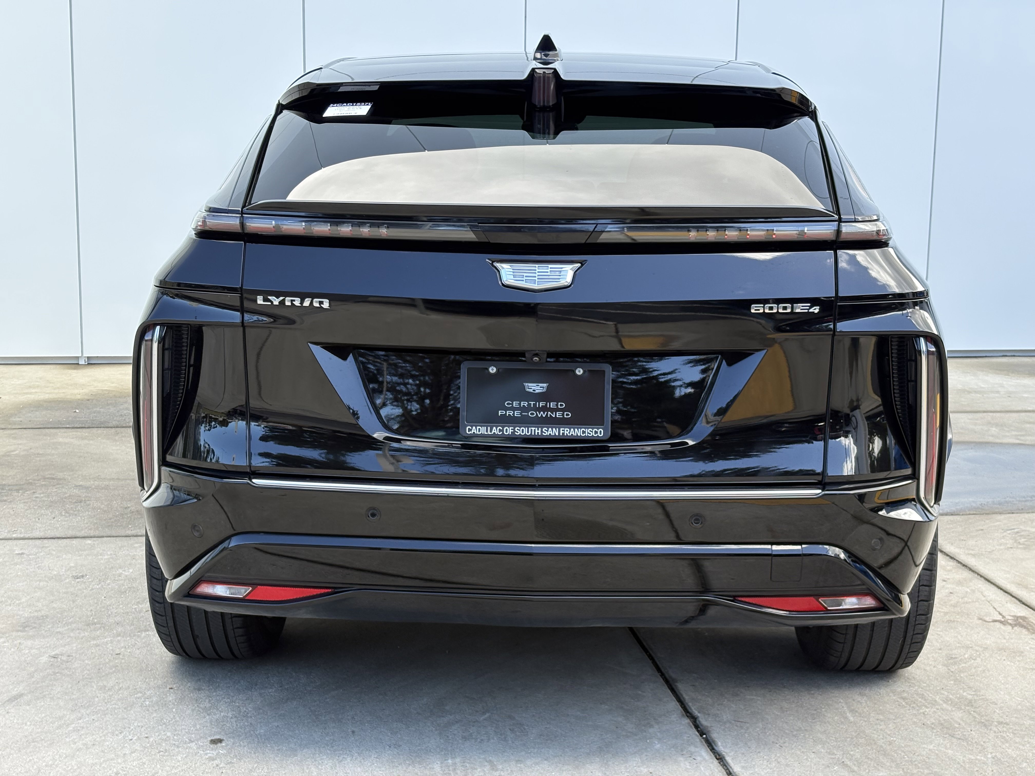 Certified 2024 Cadillac Lyriq Luxury AWD/4WD image 8