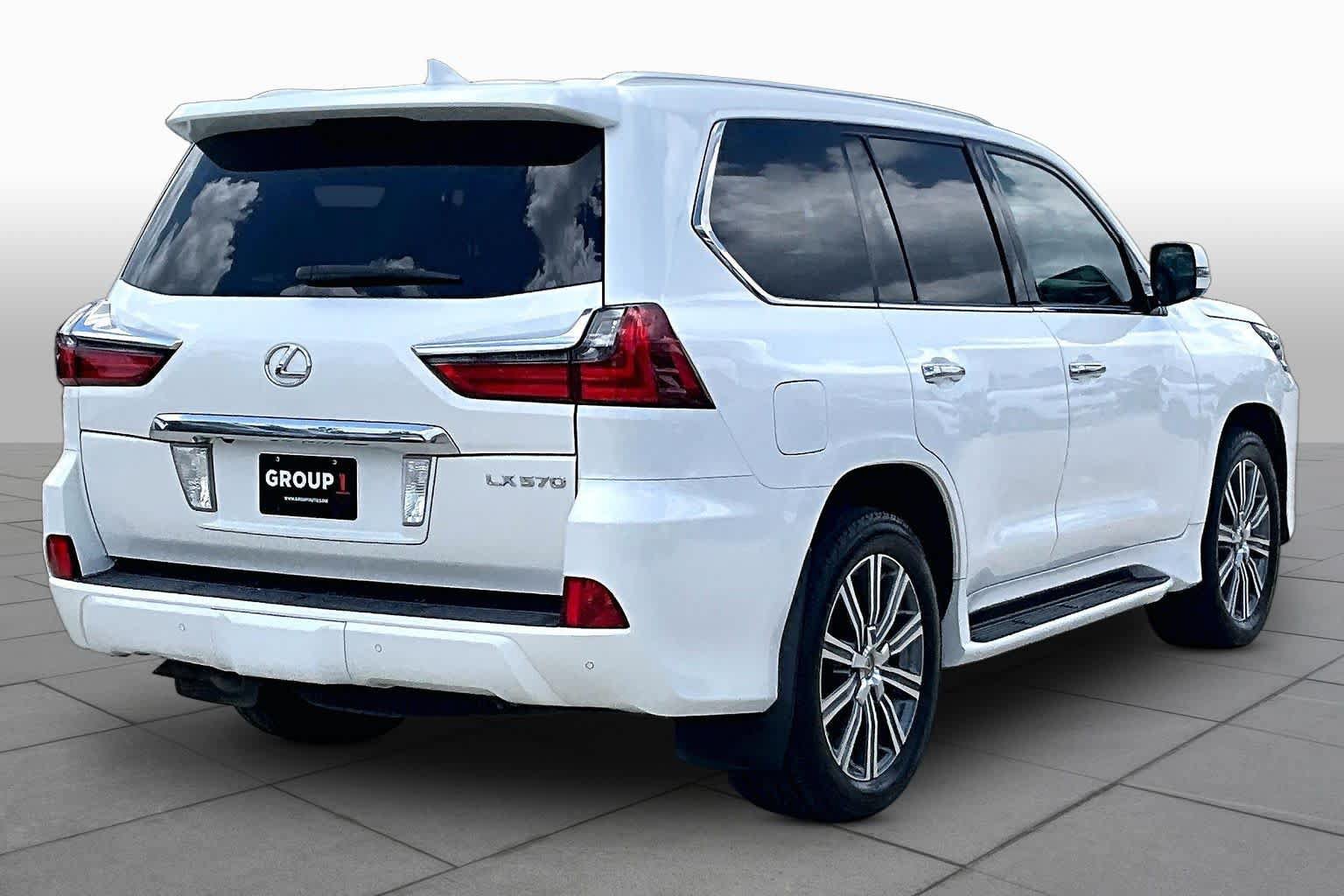 Used 2017 Lexus LX 570 4WD image 12
