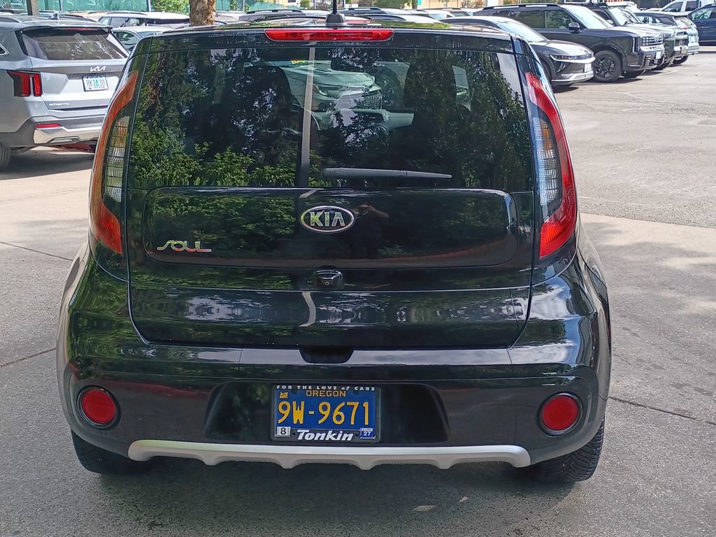 Used 2017 Kia Soul + FWD image 5