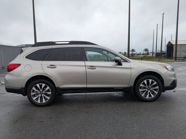 Used 2017 Subaru Outback 2.5i Limited AWD/4WD image 3