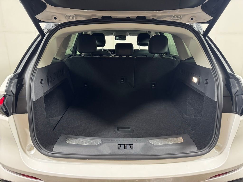 New 2026 Lincoln Nautilus Premier w/ Equipment Group 102A AWD/4WD image 60